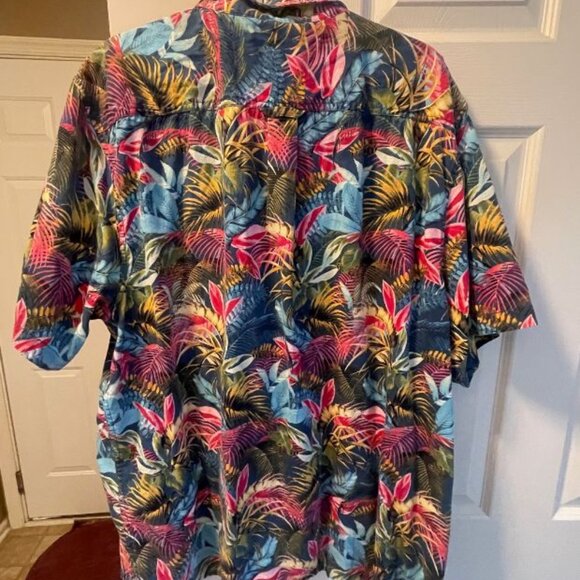 Tommy Bahama short sleeve casual button down tropical print multi color XXL EUC - Picture 2 of 3